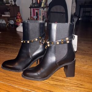 Size 36 (size 6) Black Zara Boots